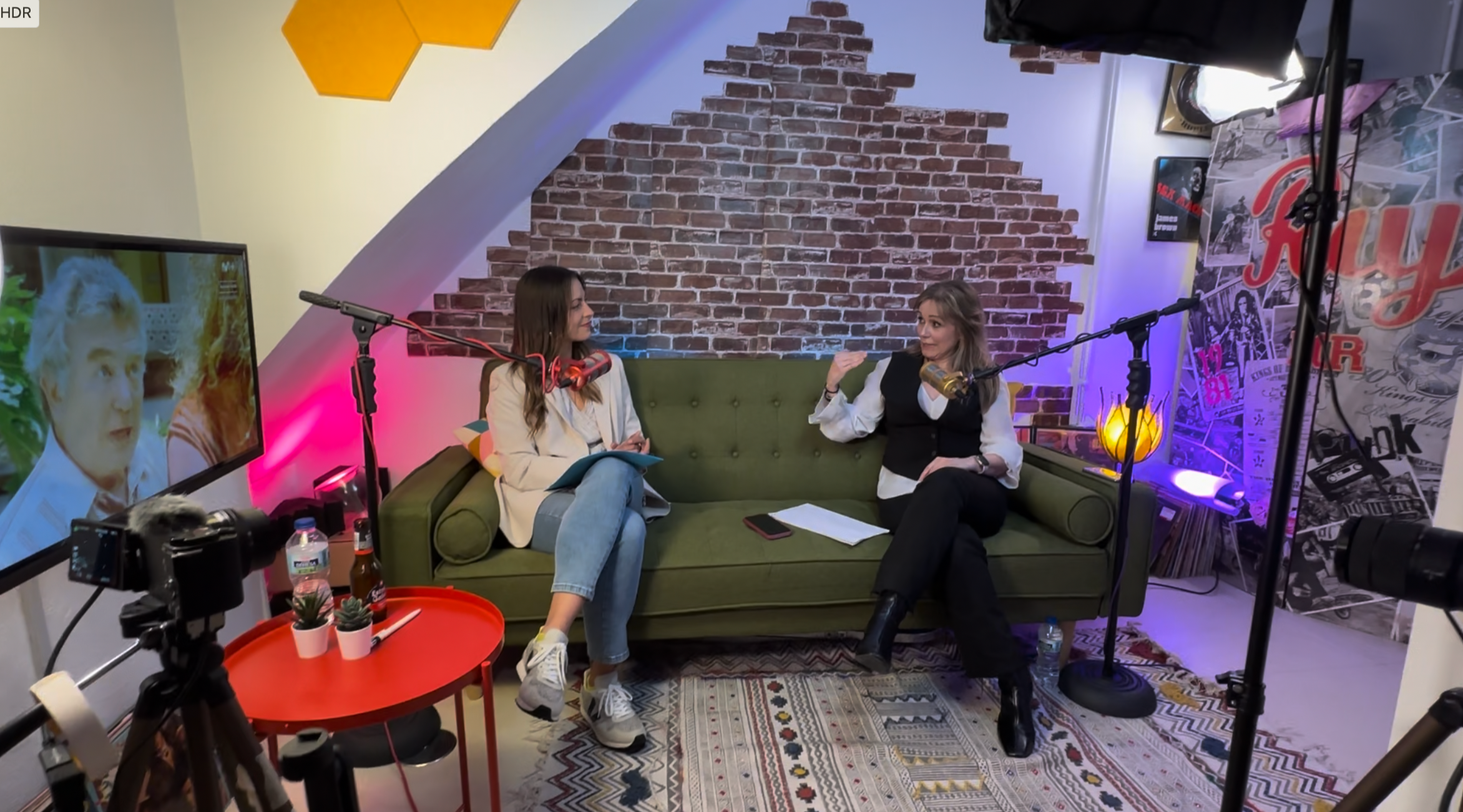 Grabación de entrevista en el set de Local Reset Studios